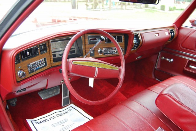 Steering wheel and dashboard of a 1974 Buick LeSabre Luxus Convertible
