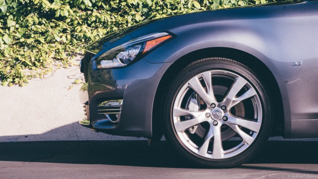 side view of the front wheel of the Infiniti Q70L