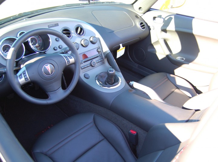 Pontiac Solstice GXP interior