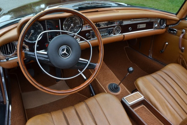 1969 Mercedes-Benz 280SL interior