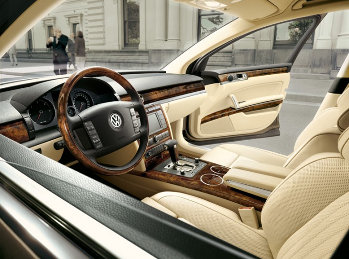 2006 VW Phaeton interior